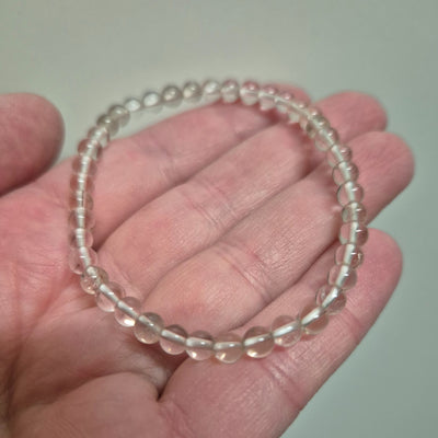 Armband bergskristall små runda pärlor 4-5 mm