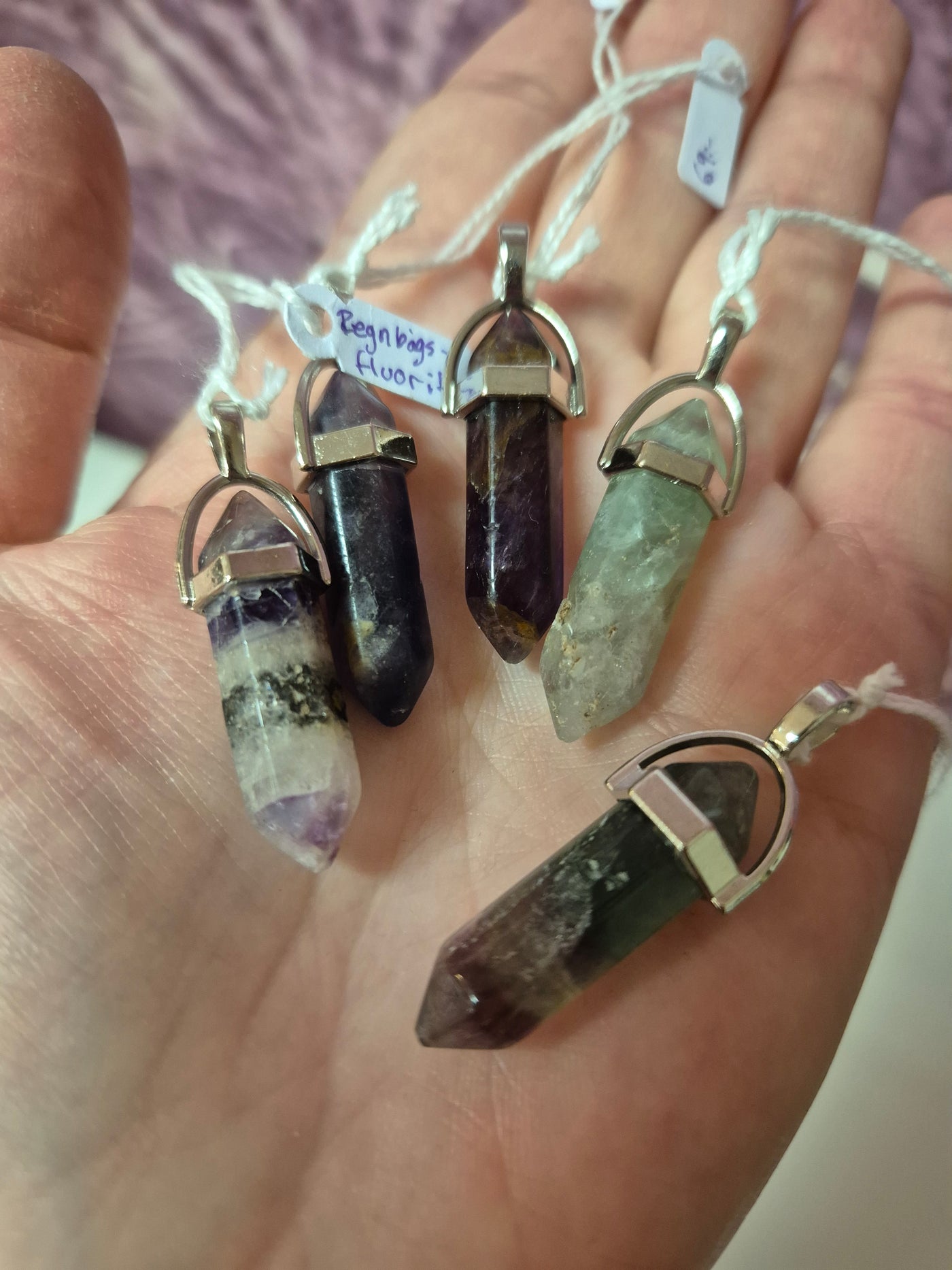 Hänge dubbelterminerad regnbågsfluorit - "bullet"